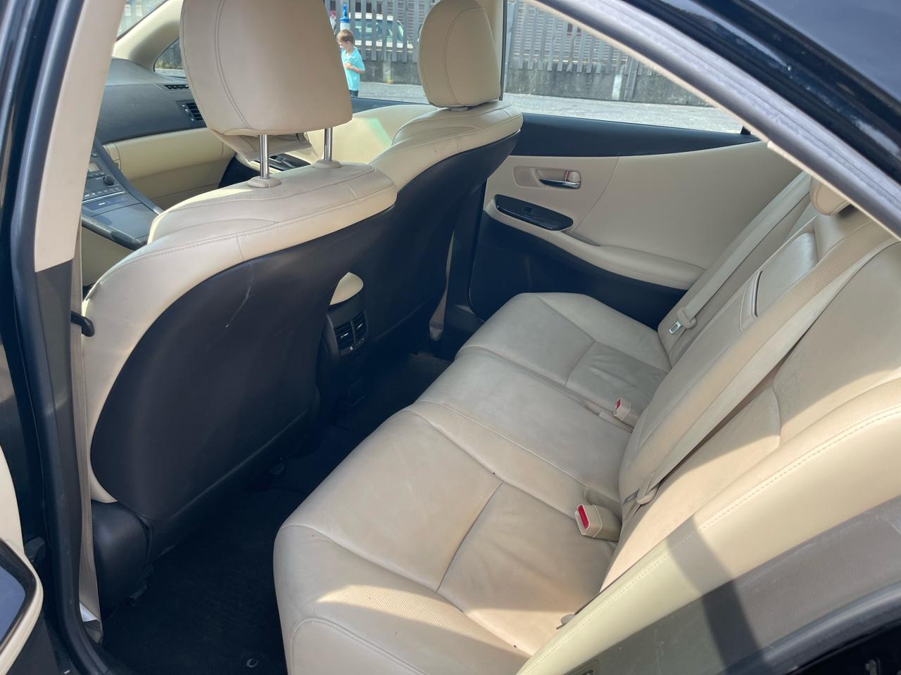 Lexus HS 250h Sedan 2010