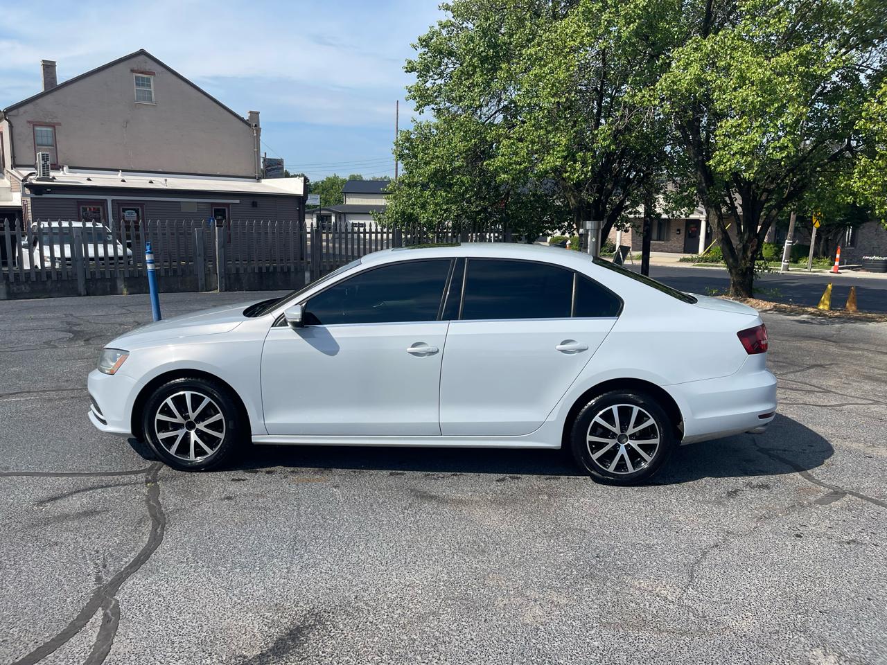 Volkswagen Jetta 1.4T SE 6A 2017