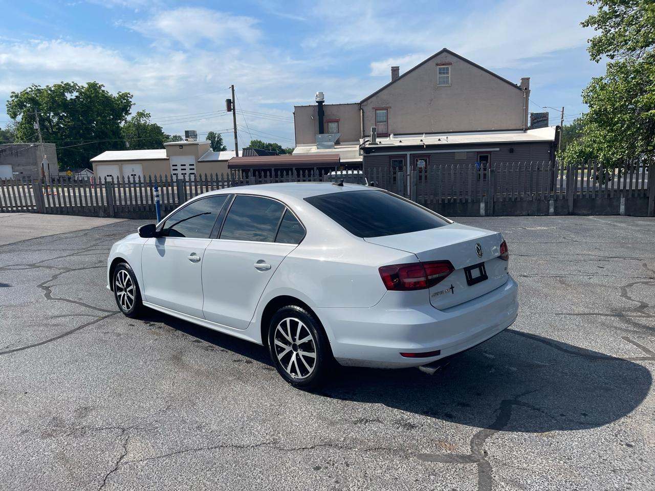Volkswagen Jetta 1.4T SE 6A 2017