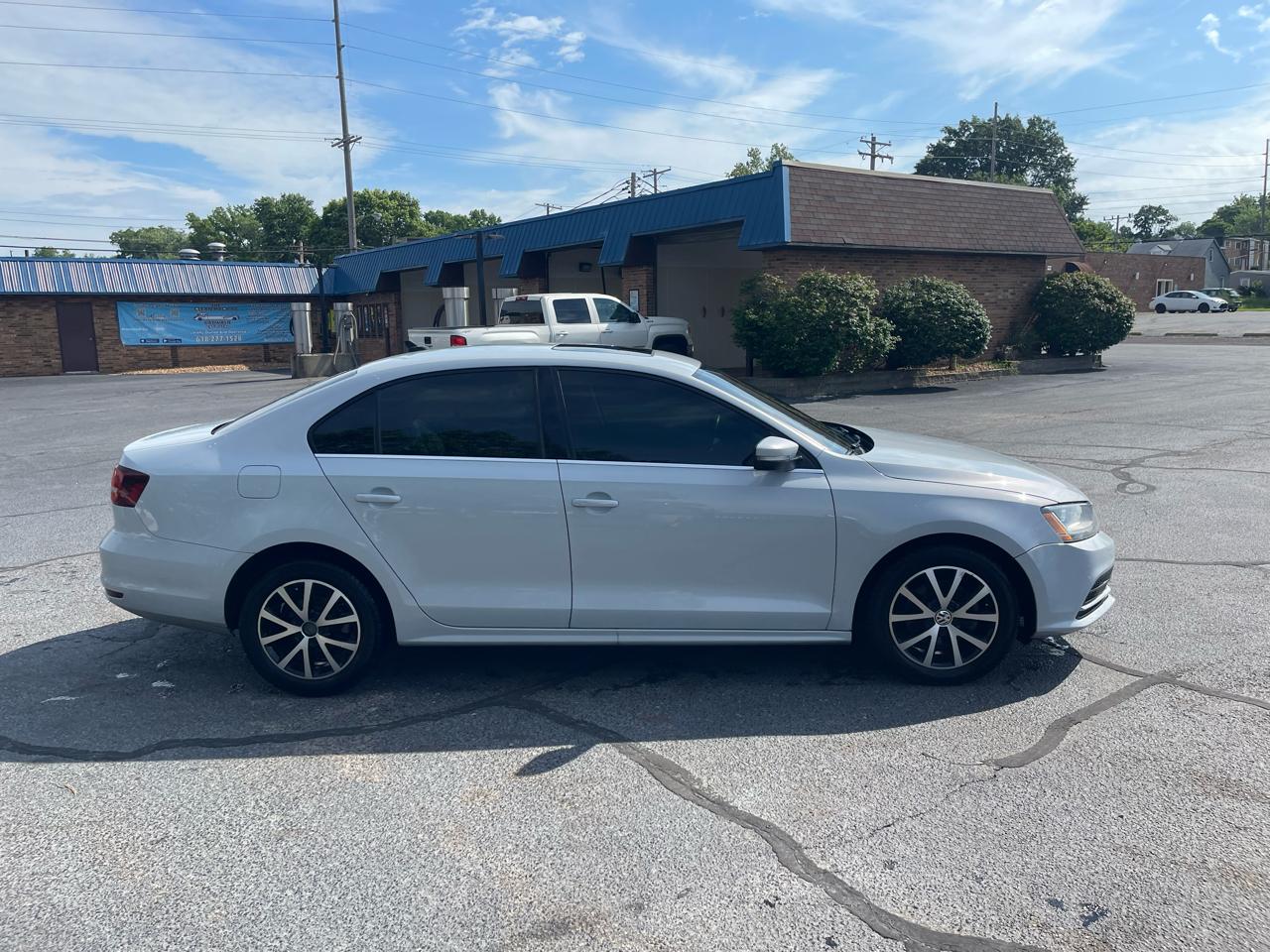 Volkswagen Jetta 1.4T SE 6A 2017