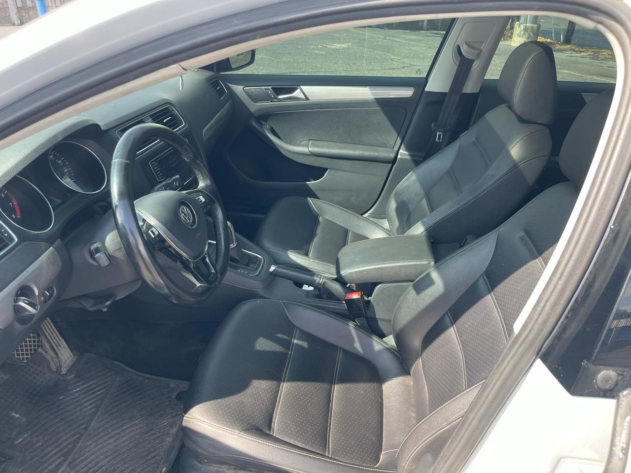 Volkswagen Jetta 1.4T SE 6A 2017