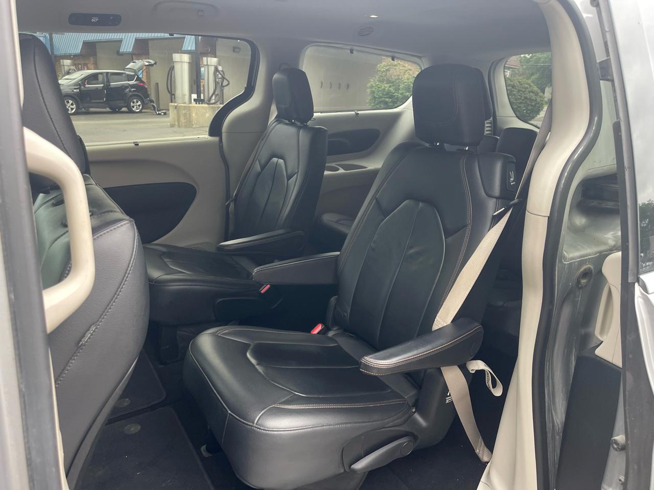 Chrysler Pacifica Touring-L 2017