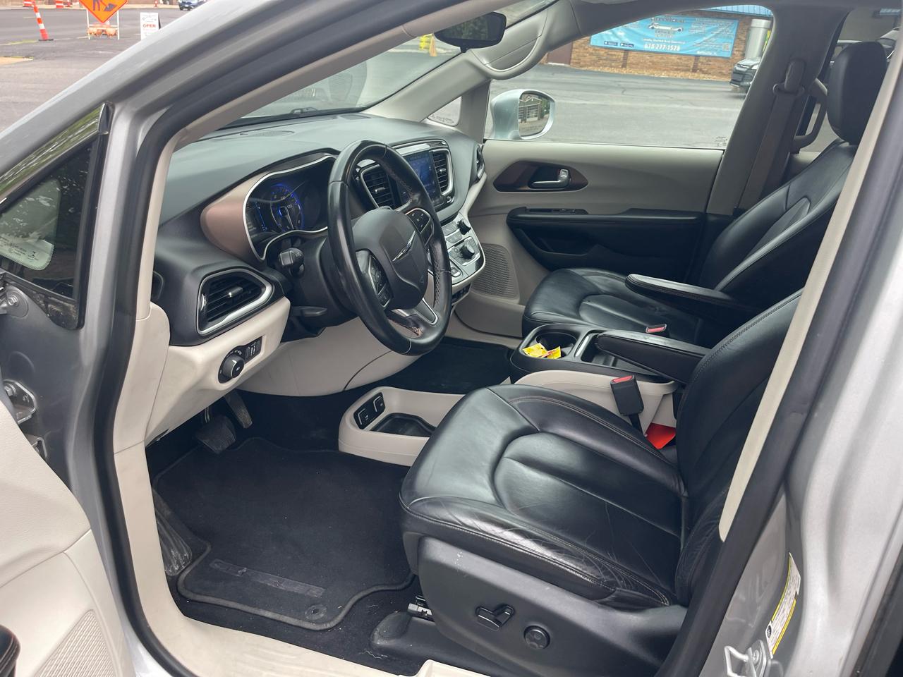 Chrysler Pacifica Touring-L 2017