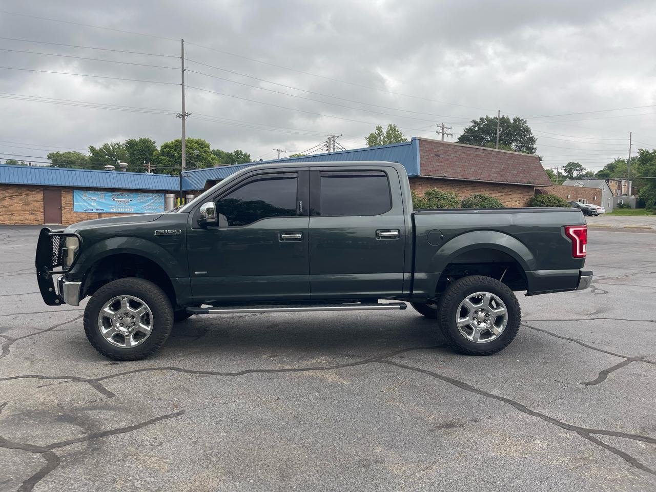 Ford F-150 4WD SuperCrew 145" XLT 2015