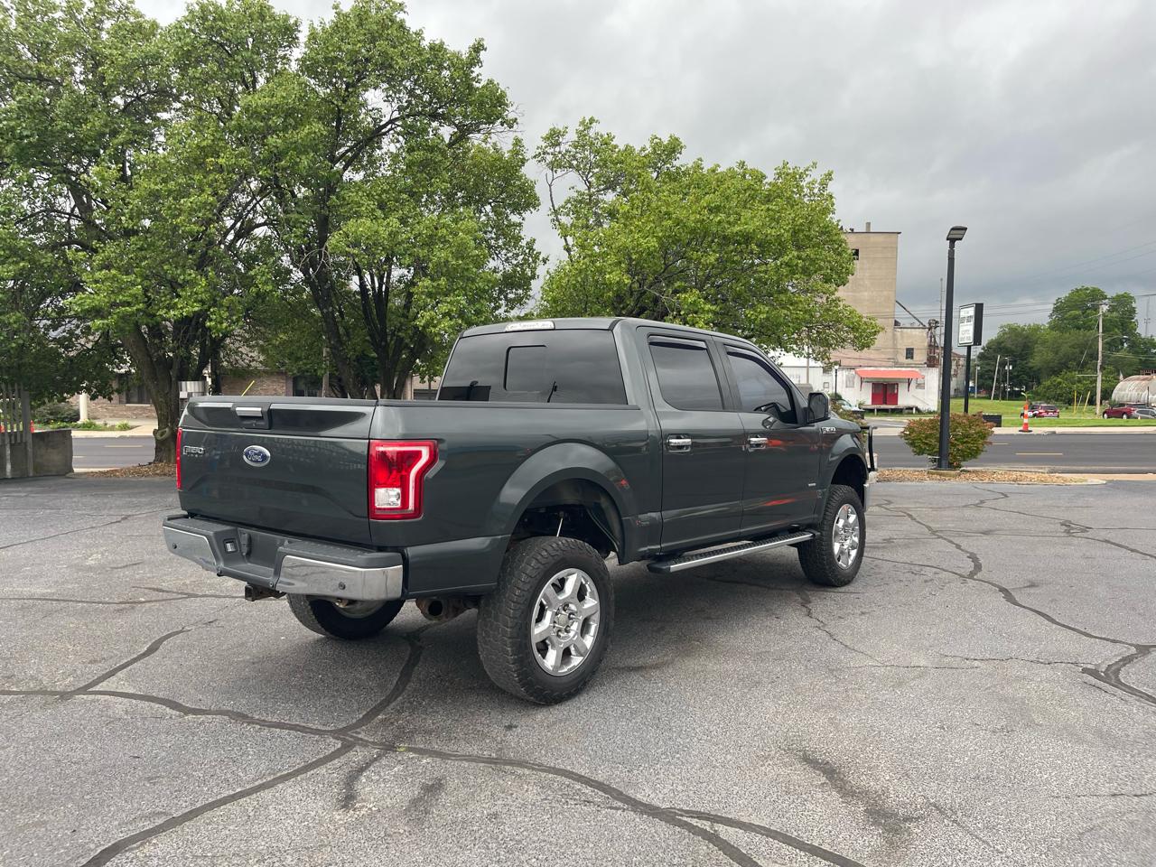 Ford F-150 4WD SuperCrew 145" XLT 2015