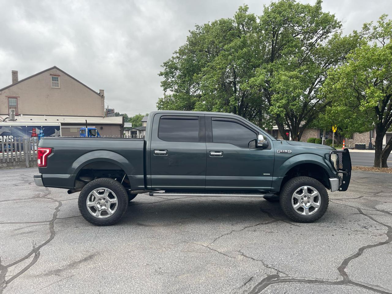 Ford F-150 4WD SuperCrew 145" XLT 2015