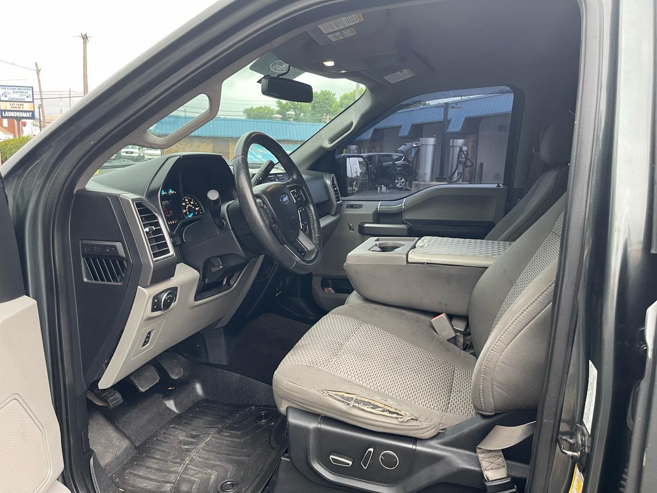 Ford F-150 4WD SuperCrew 145" XLT 2015