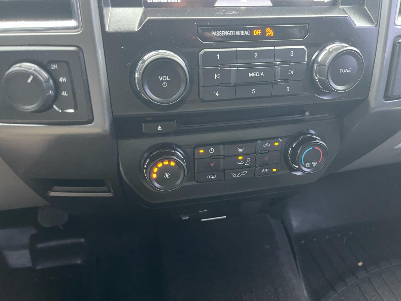 Ford F-150 4WD SuperCrew 145" XLT 2015