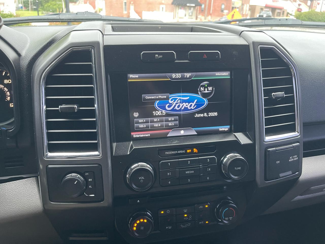 Ford F-150 4WD SuperCrew 145" XLT 2015