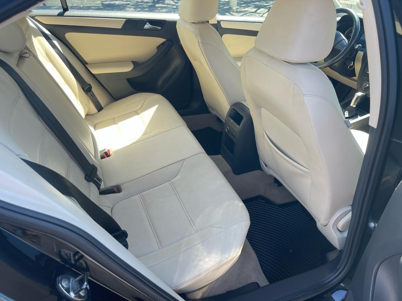 Volkswagen Jetta SE 2012