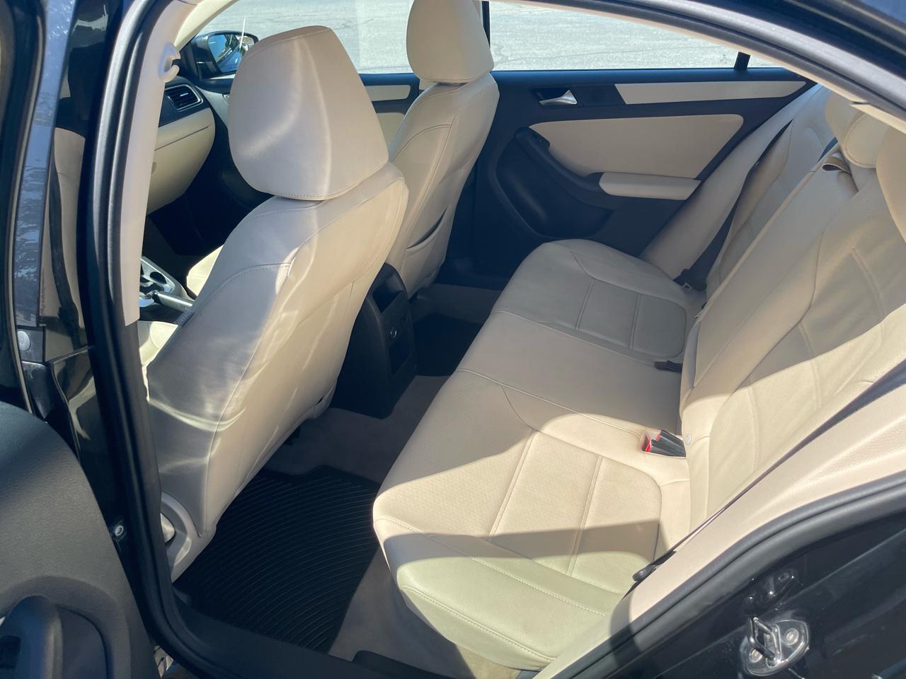 Volkswagen Jetta SE 2012