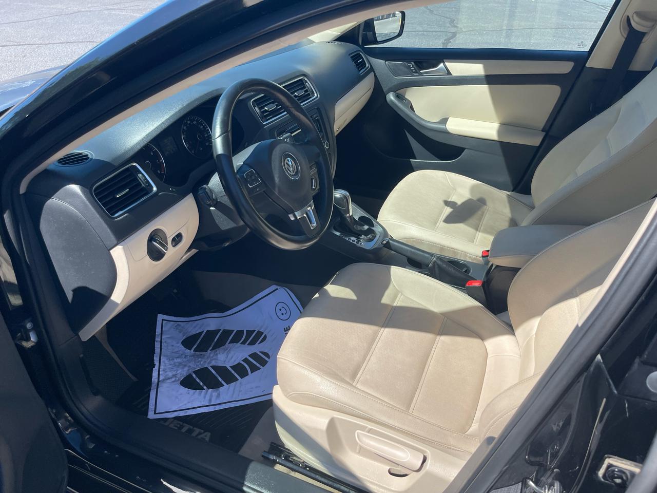 Volkswagen Jetta SE 2012