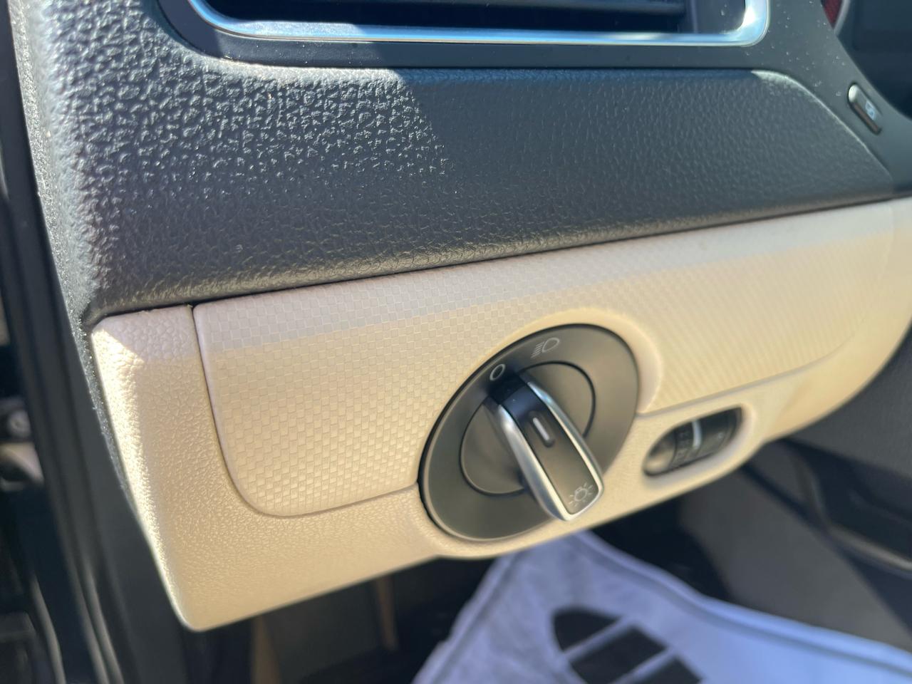 Volkswagen Jetta SE 2012