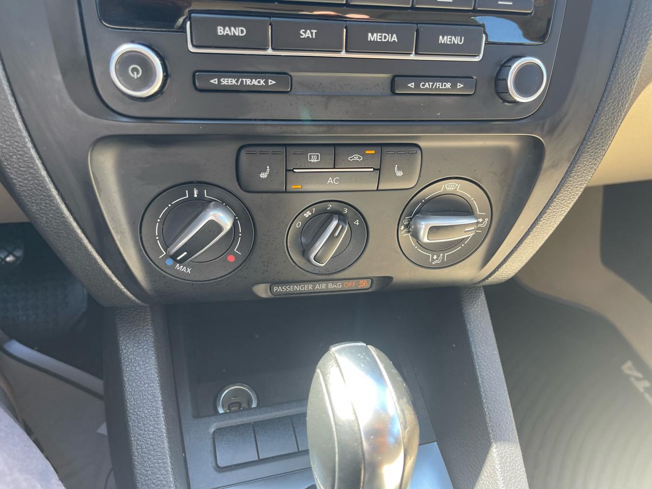 Volkswagen Jetta SE 2012