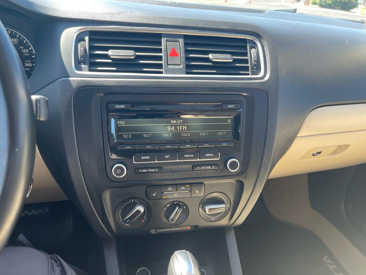 Volkswagen Jetta SE 2012