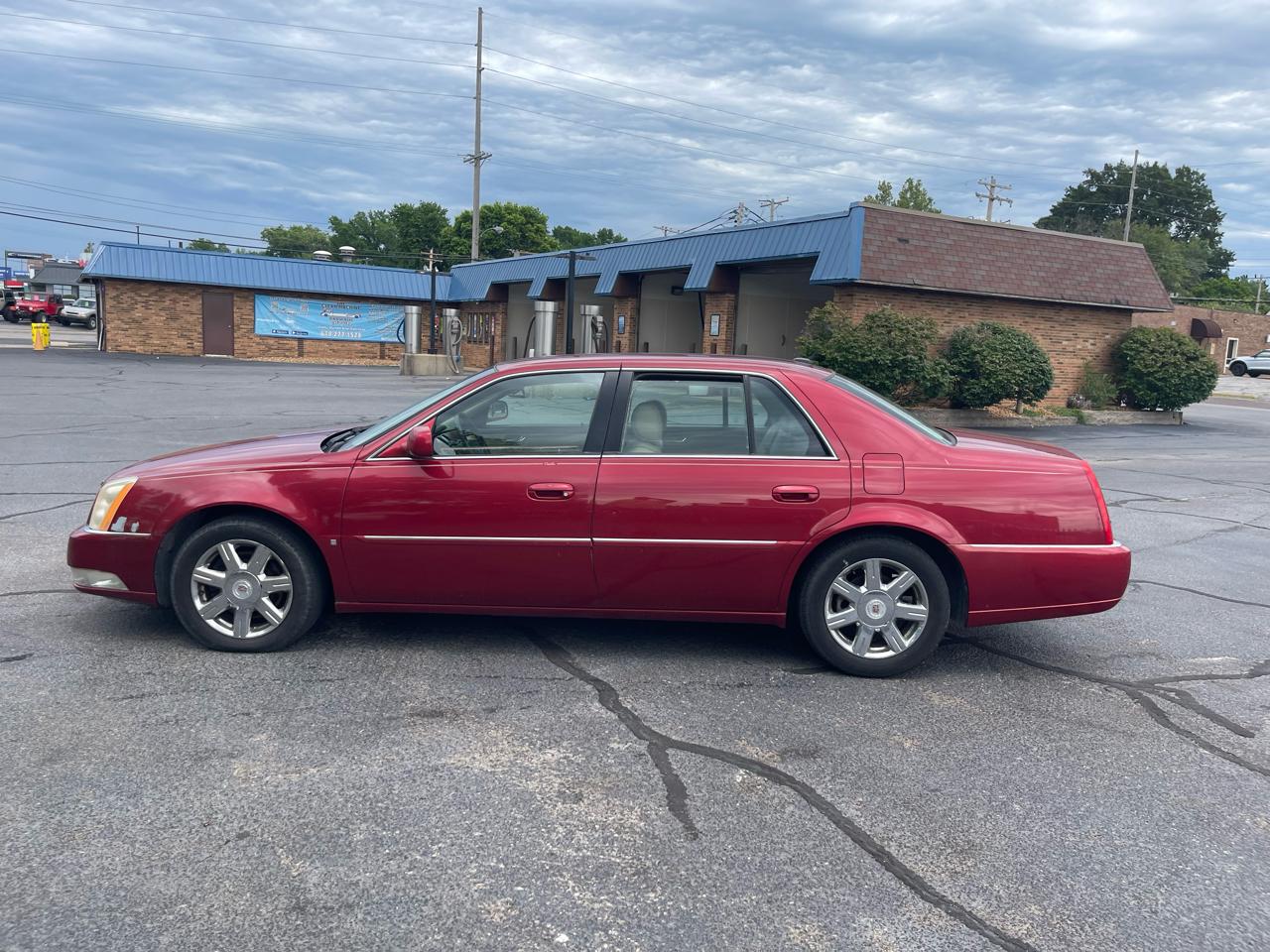 Cadillac DTS Sedan 2007