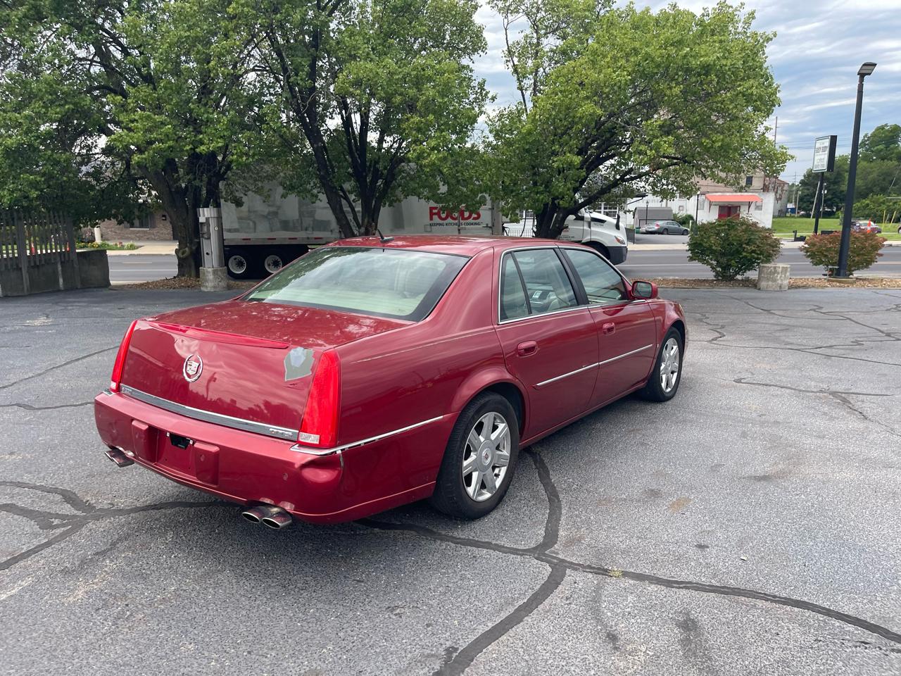 Cadillac DTS Sedan 2007