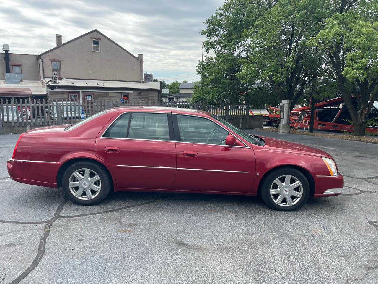 Cadillac DTS Sedan 2007