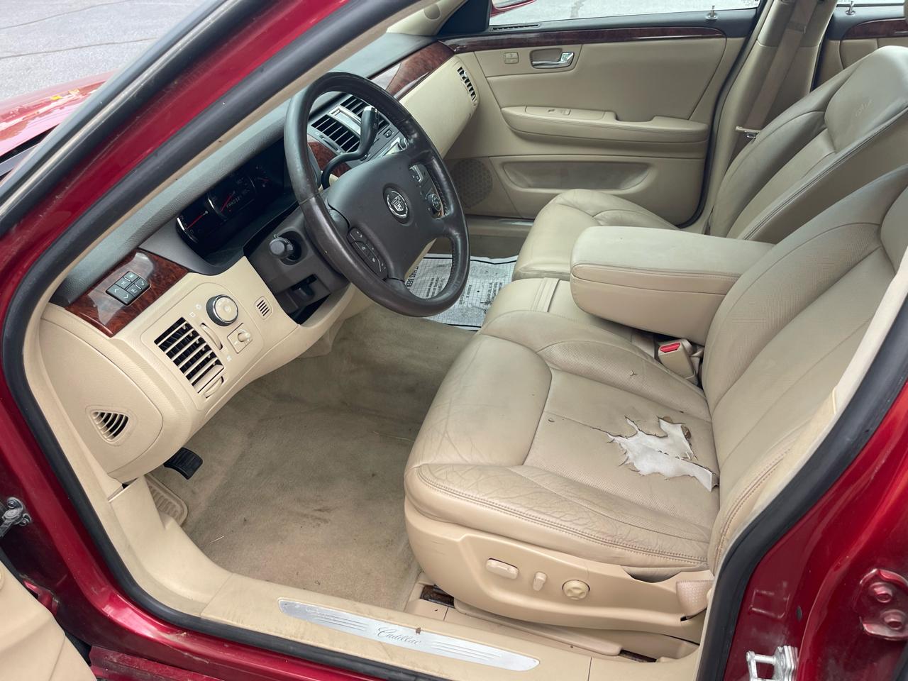 Cadillac DTS Sedan 2007