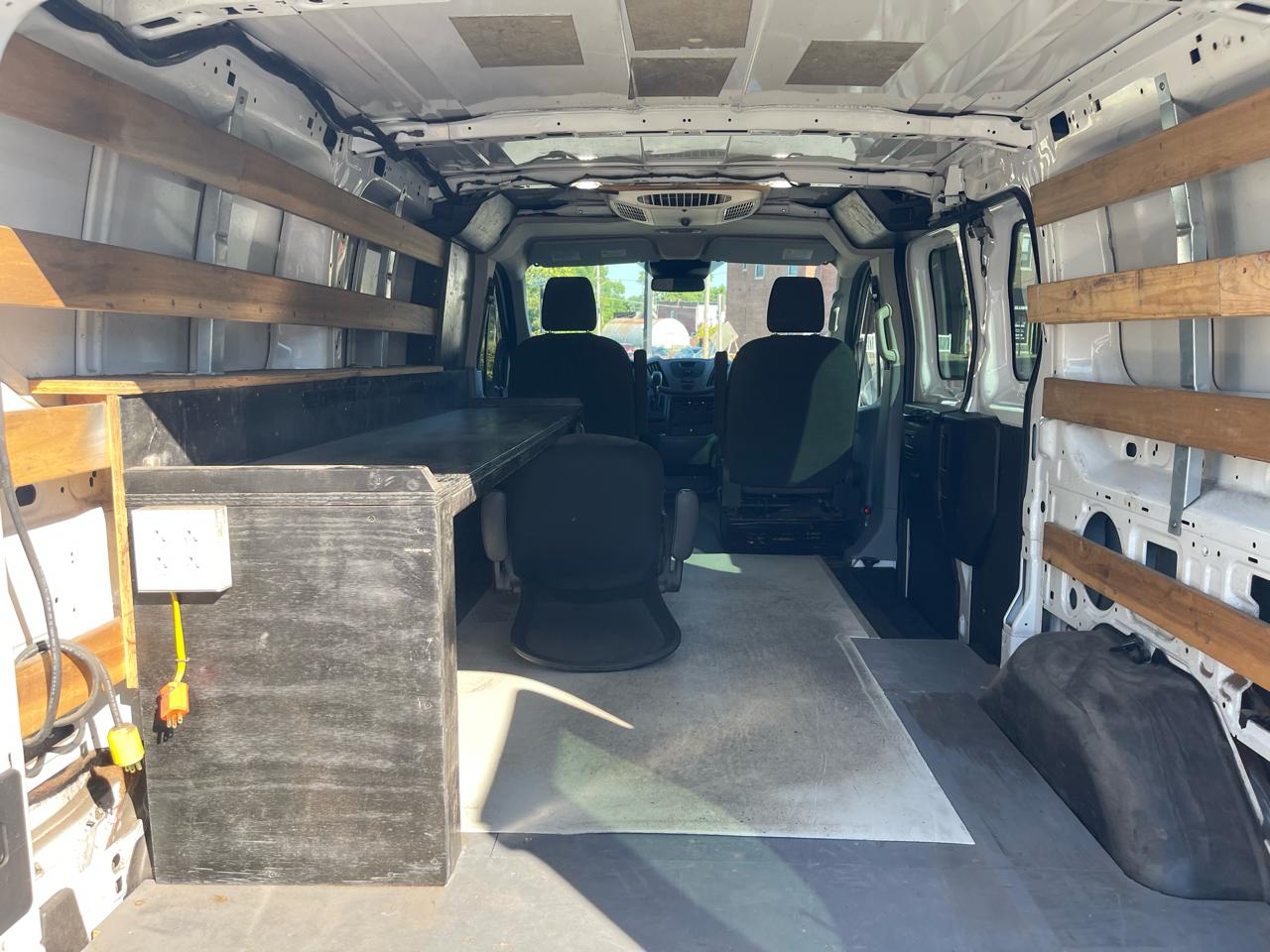 Ford Transit 250 Van Low Roof 60/40 Pass.130-in. WB 2018