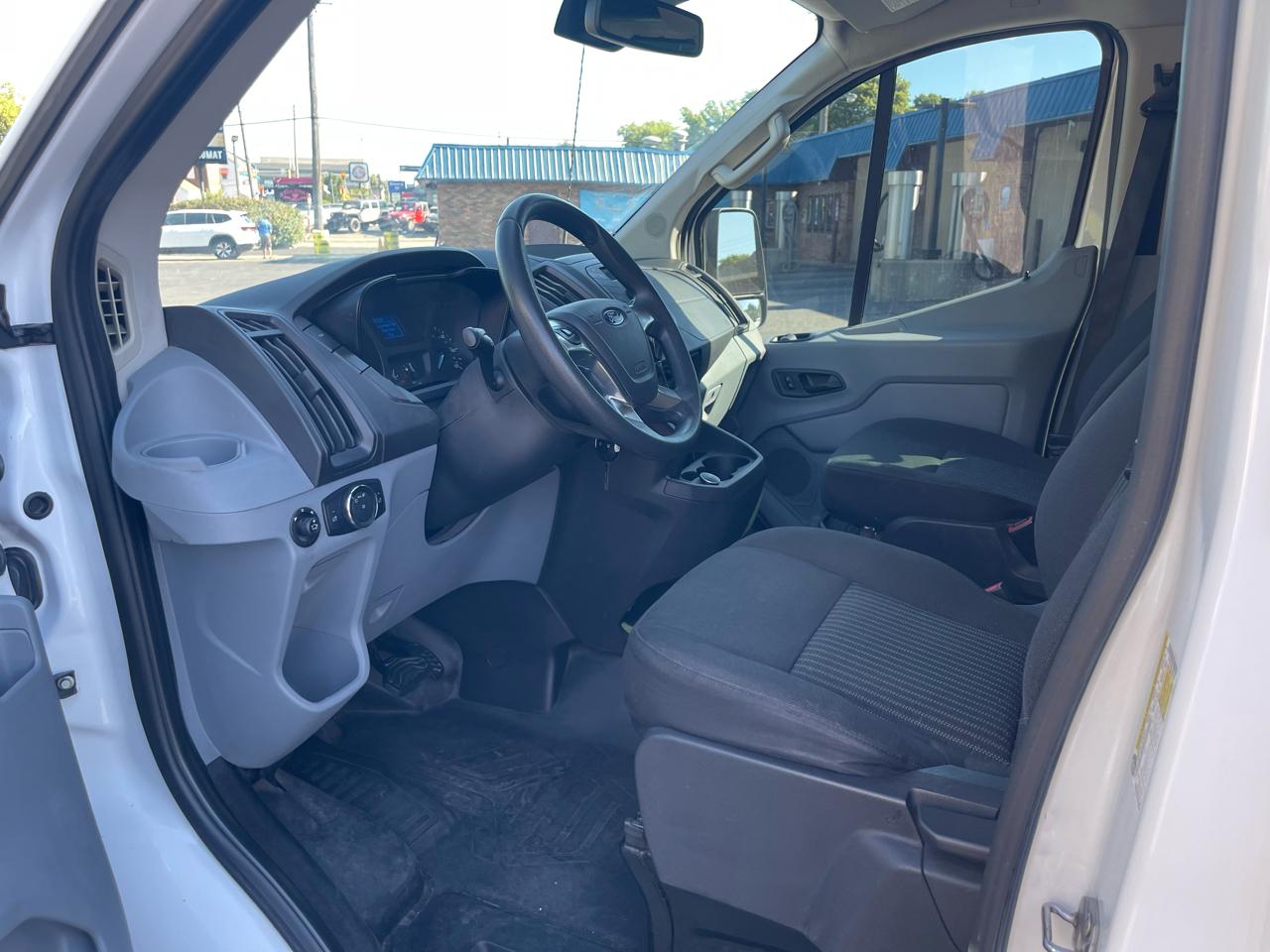 Ford Transit 250 Van Low Roof 60/40 Pass.130-in. WB 2018