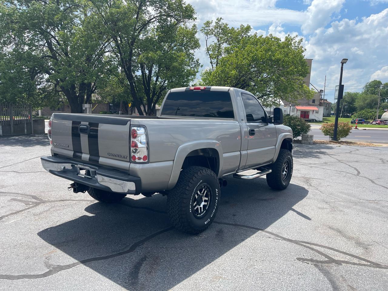 Chevrolet Silverado 1500 1LT Regular Cab 4WD 2001