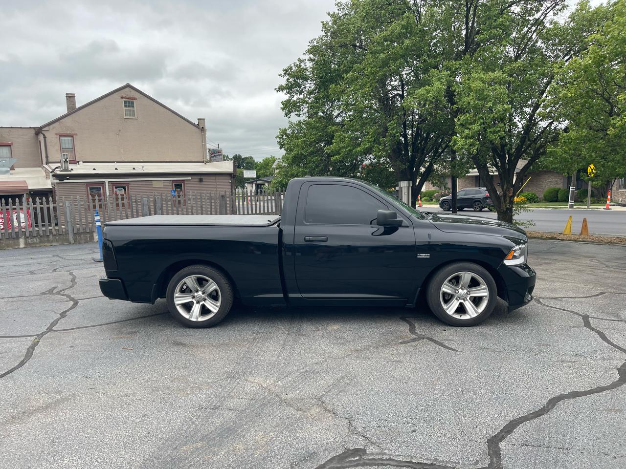RAM 1500 2WD Reg Cab 120.5" Sport 2012