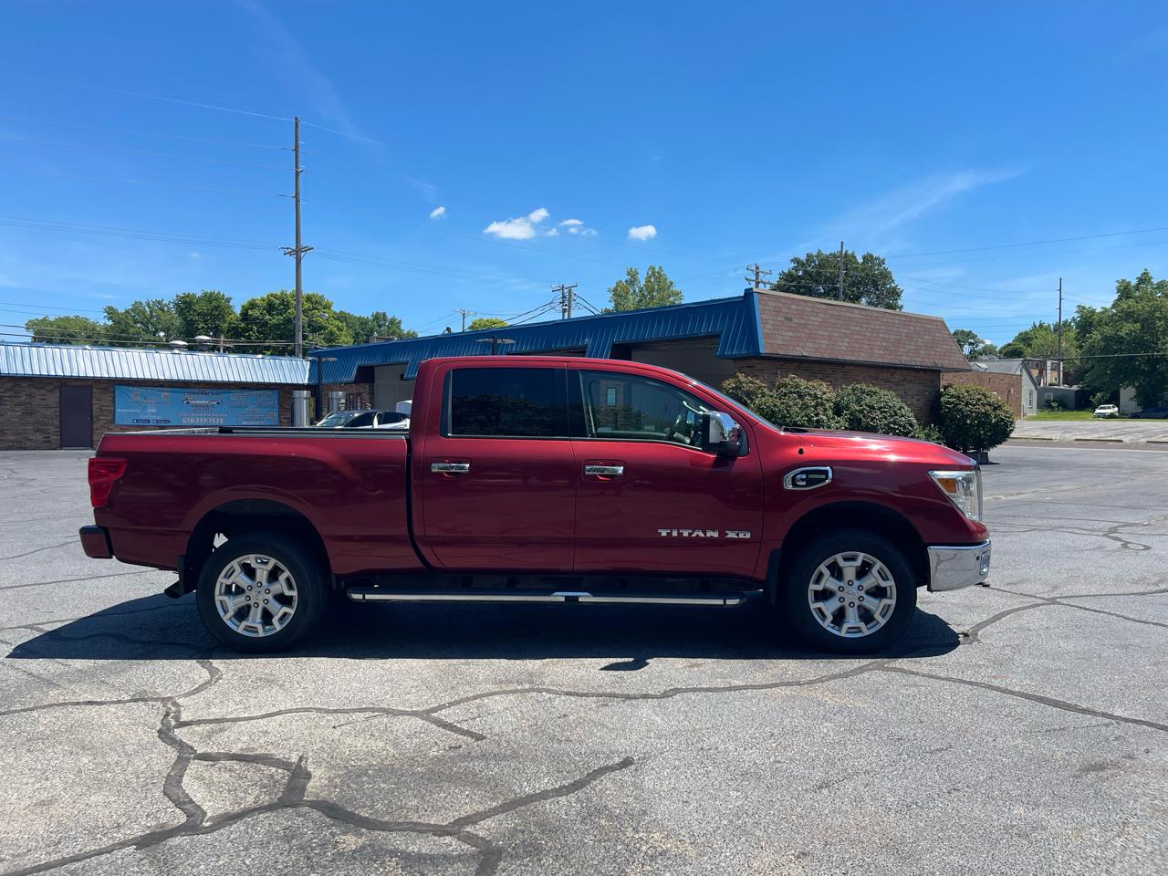 Nissan Titan XD 4WD Crew Cab SV Diesel 2016