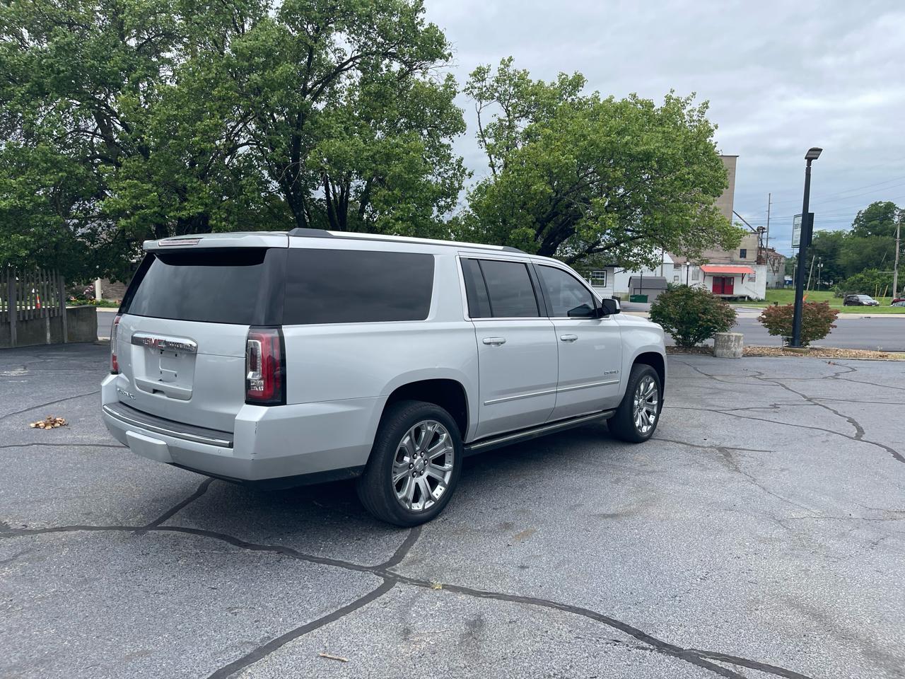 GMC Yukon XL Denali 4WD 2016