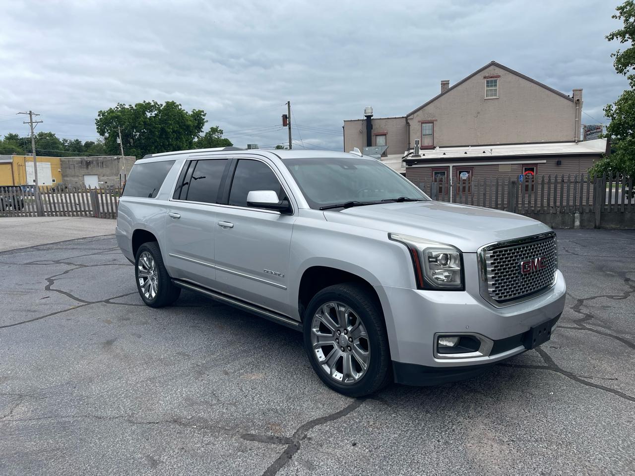 GMC Yukon XL Denali 4WD 2016