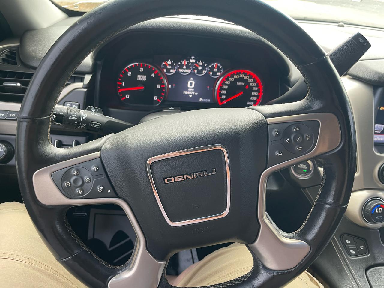 GMC Yukon XL Denali 4WD 2016