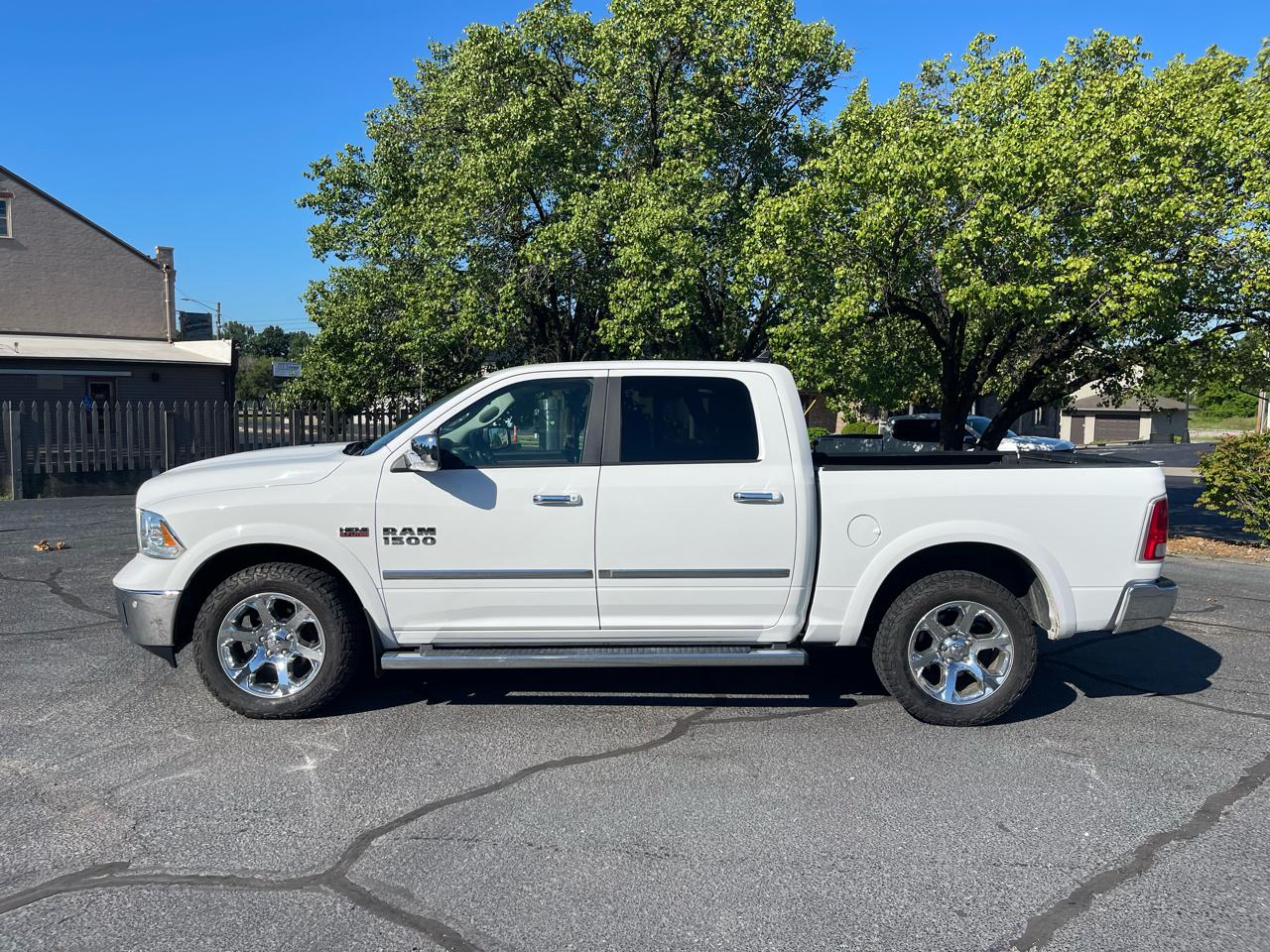 RAM 1500 Laramie Crew Cab SWB 4WD 2017