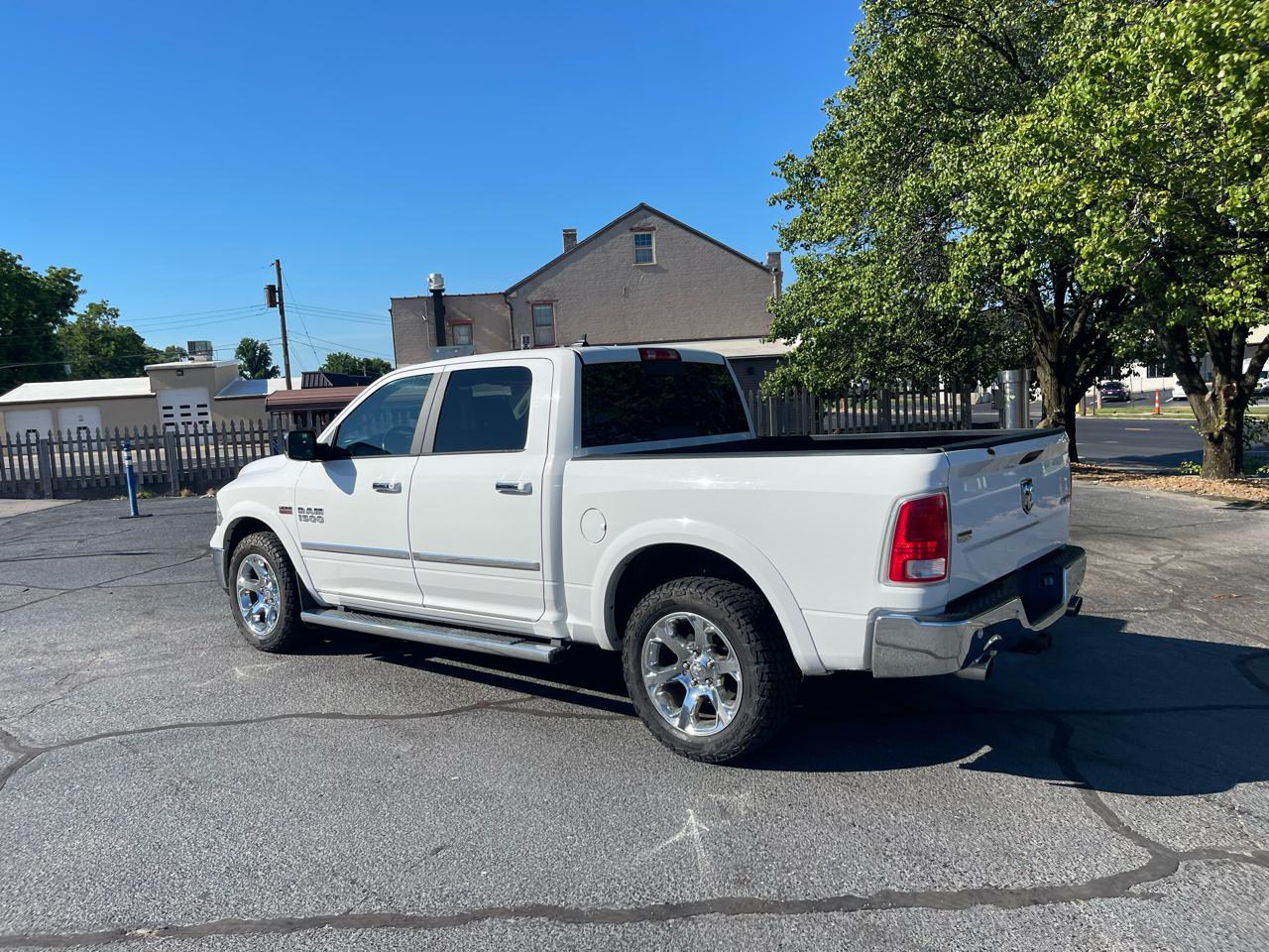 RAM 1500 Laramie Crew Cab SWB 4WD 2017