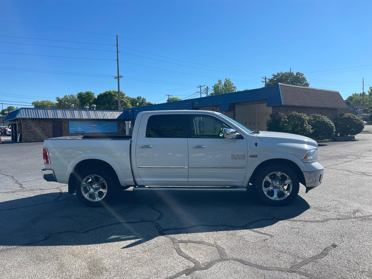 RAM 1500 Laramie Crew Cab SWB 4WD 2017