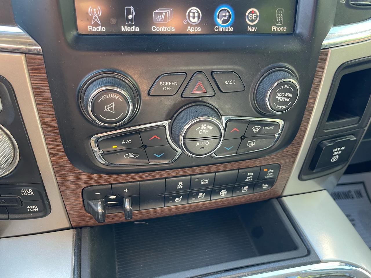 RAM 1500 Laramie Crew Cab SWB 4WD 2017