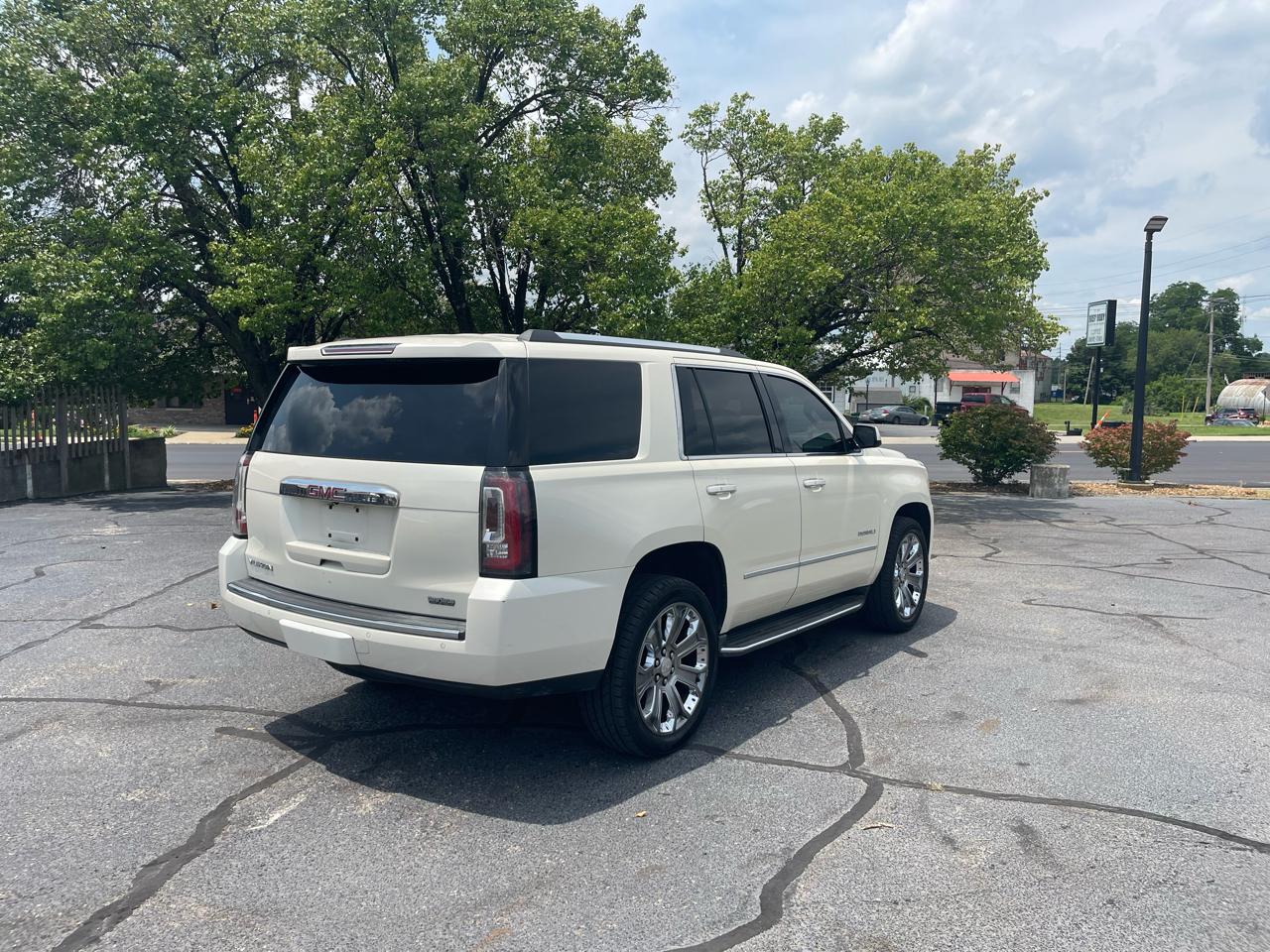 GMC Yukon Denali 4WD 2015
