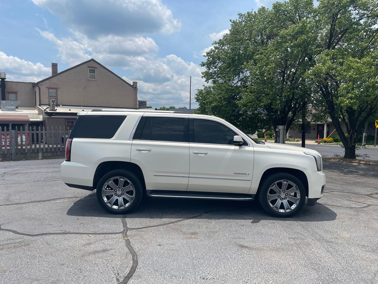 GMC Yukon Denali 4WD 2015