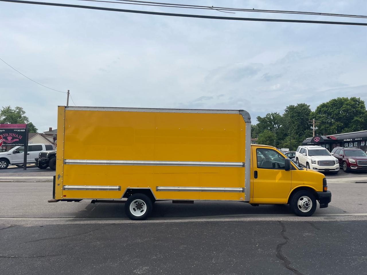 GMC Savana G3500 177 in. 2017