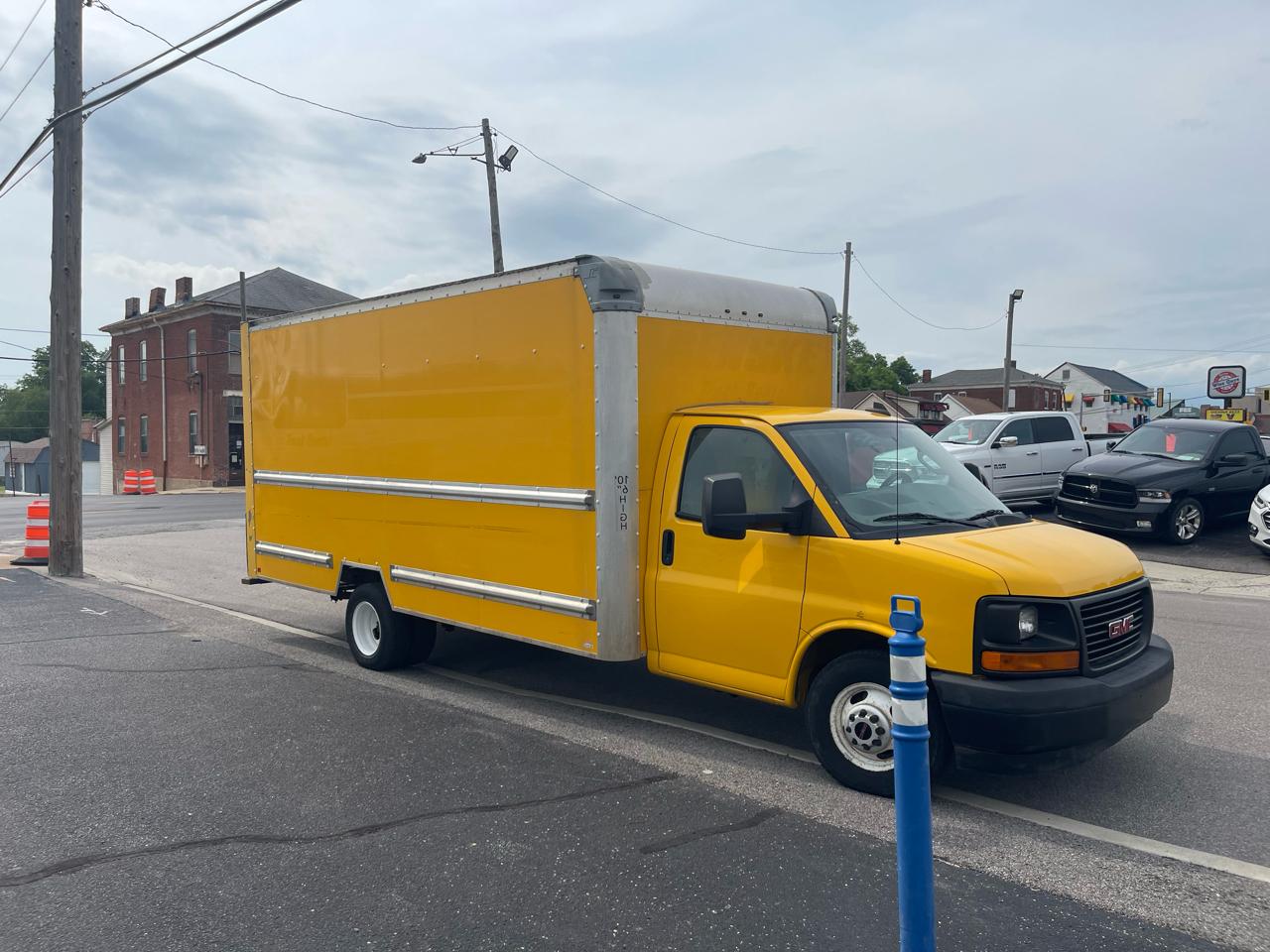 GMC Savana G3500 177 in. 2017