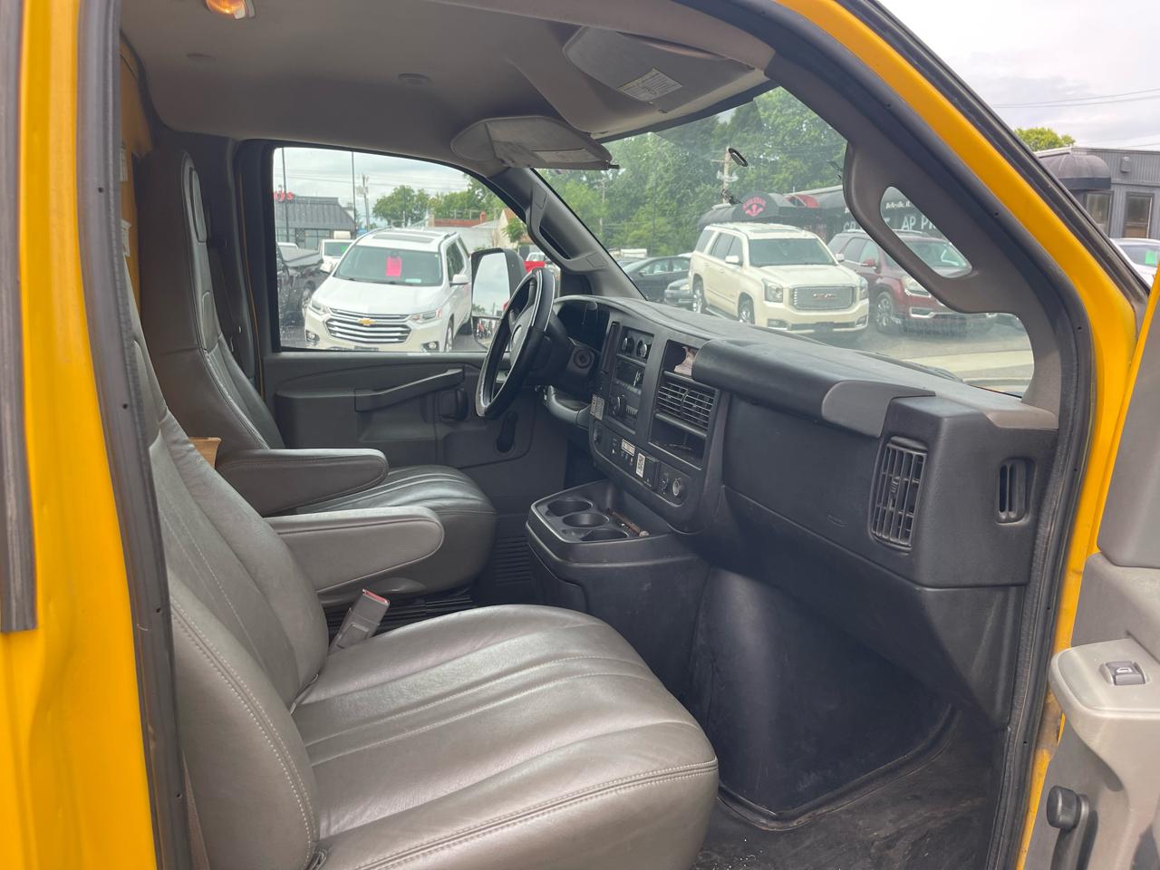 GMC Savana G3500 177 in. 2017