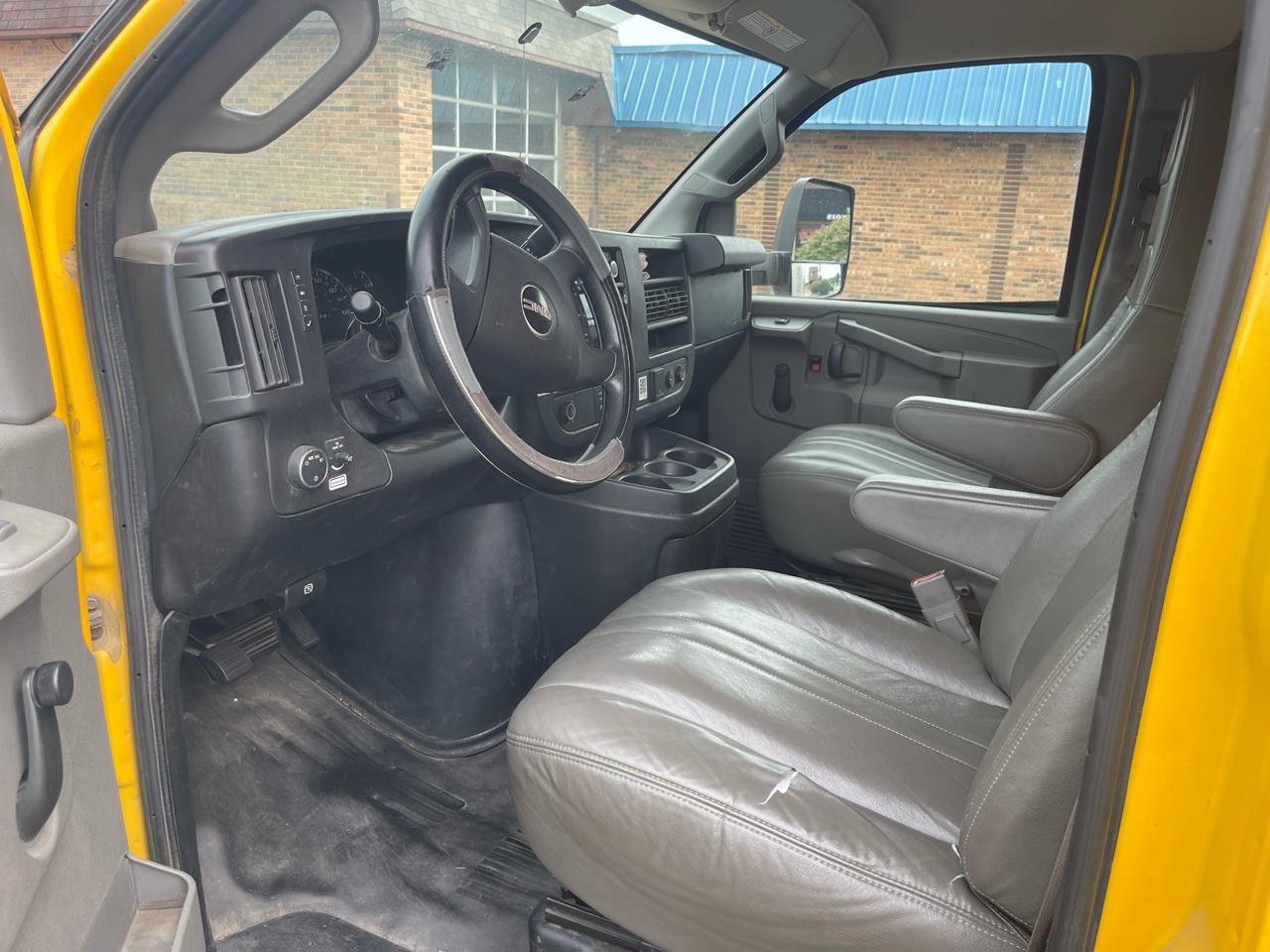 GMC Savana G3500 177 in. 2017