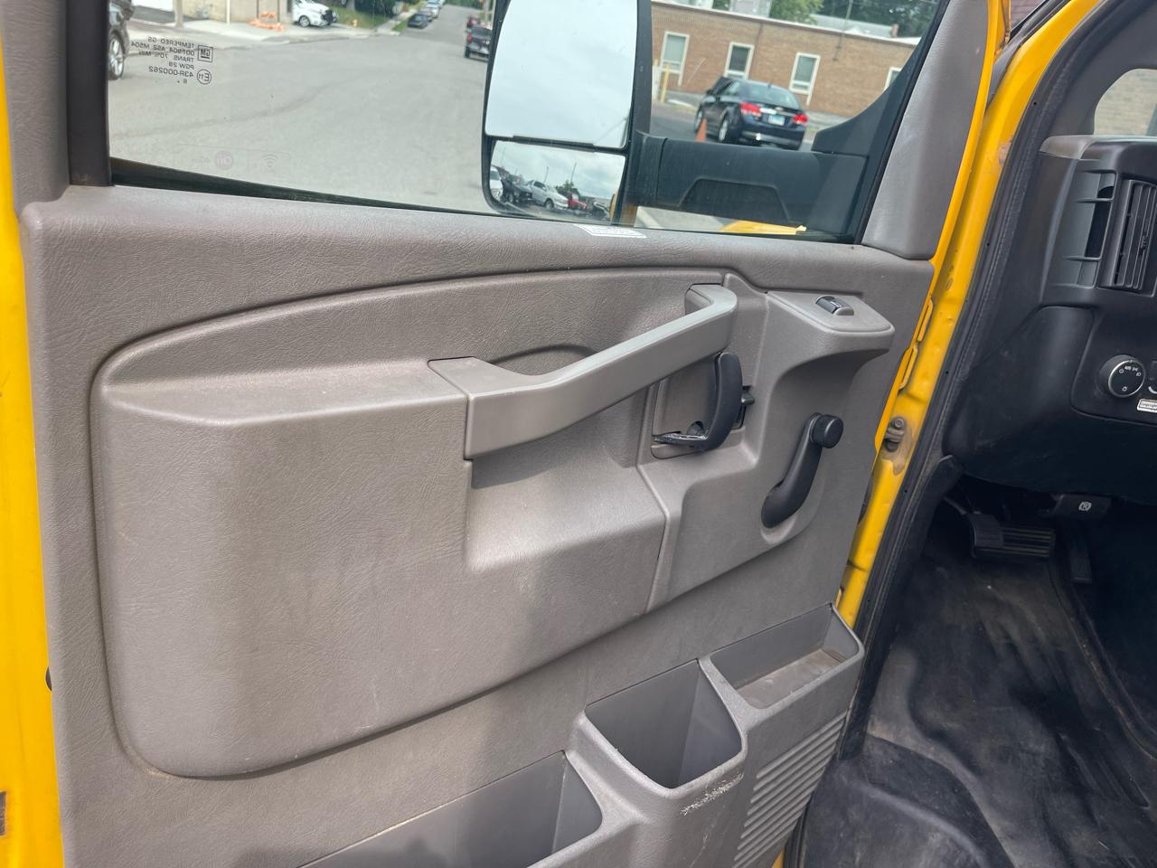GMC Savana G3500 177 in. 2017