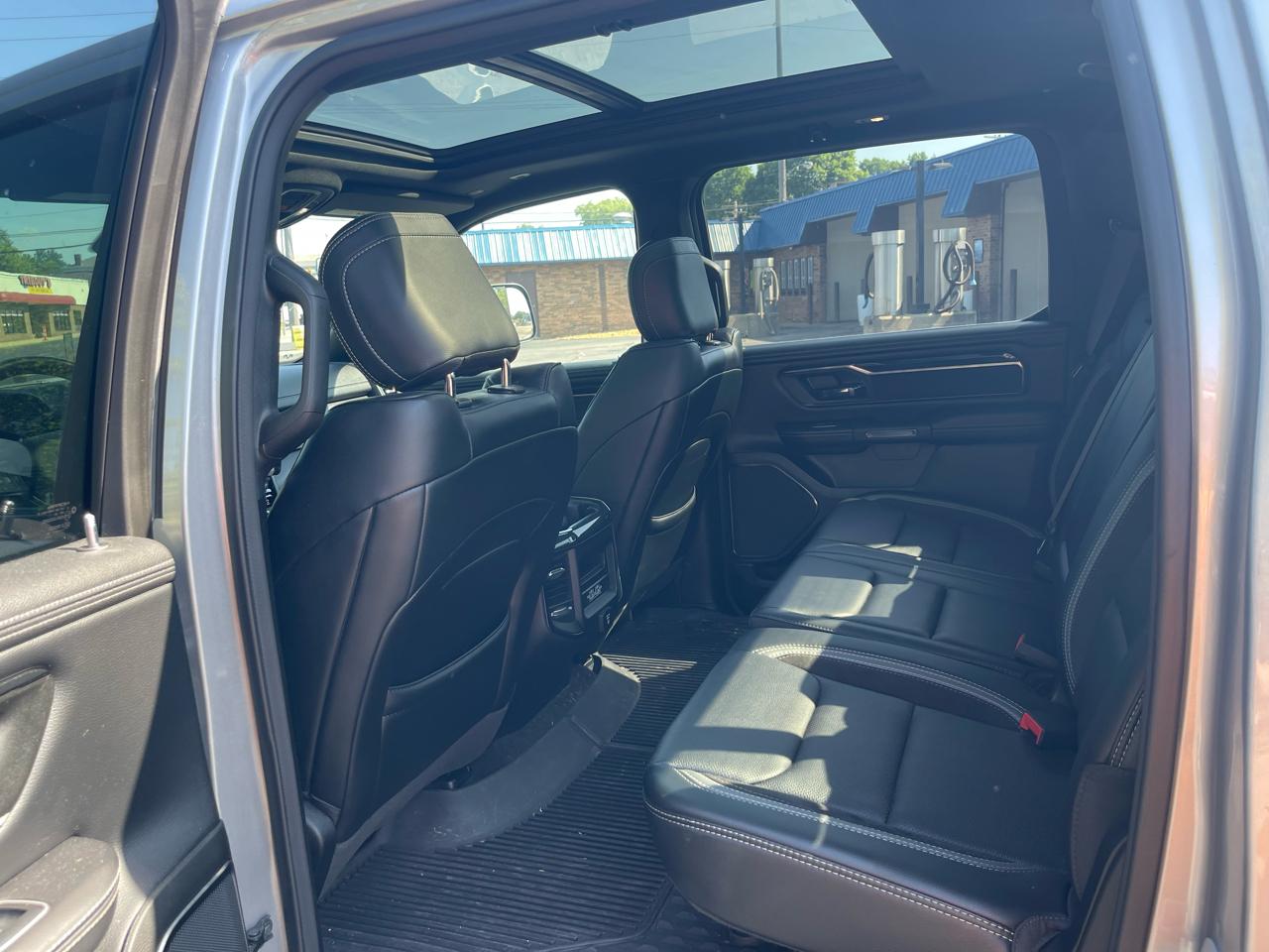 RAM 1500 4WD Crew Cab 140.5" Rebel 2022
