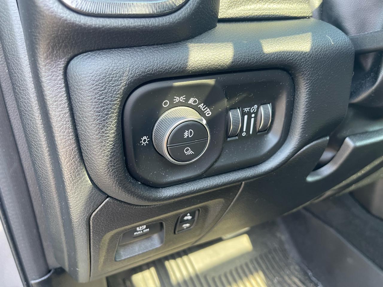 RAM 1500 4WD Crew Cab 140.5" Rebel 2022