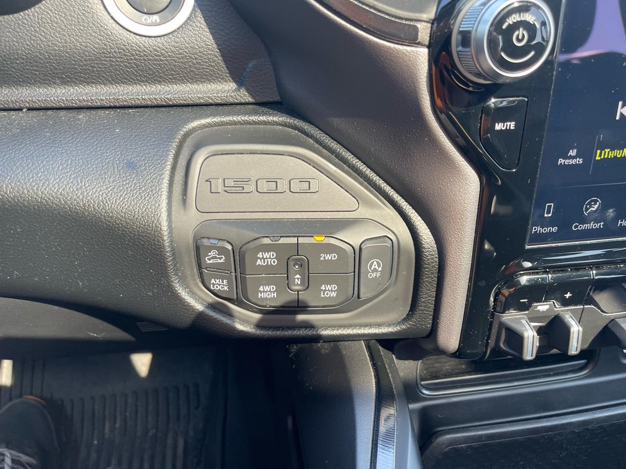 RAM 1500 4WD Crew Cab 140.5" Rebel 2022