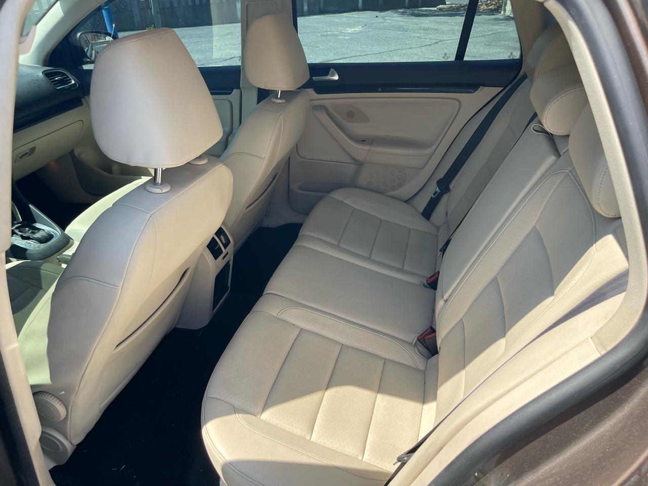Volkswagen Jetta SportWagen 2.0L TDI 2014