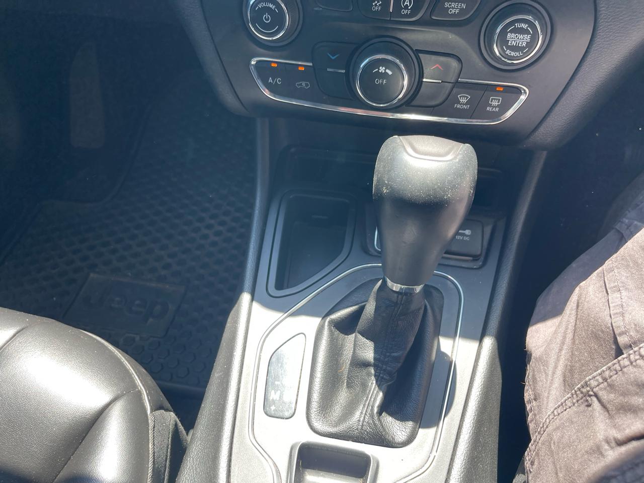 Jeep Cherokee Latitude Plus FWD 2019