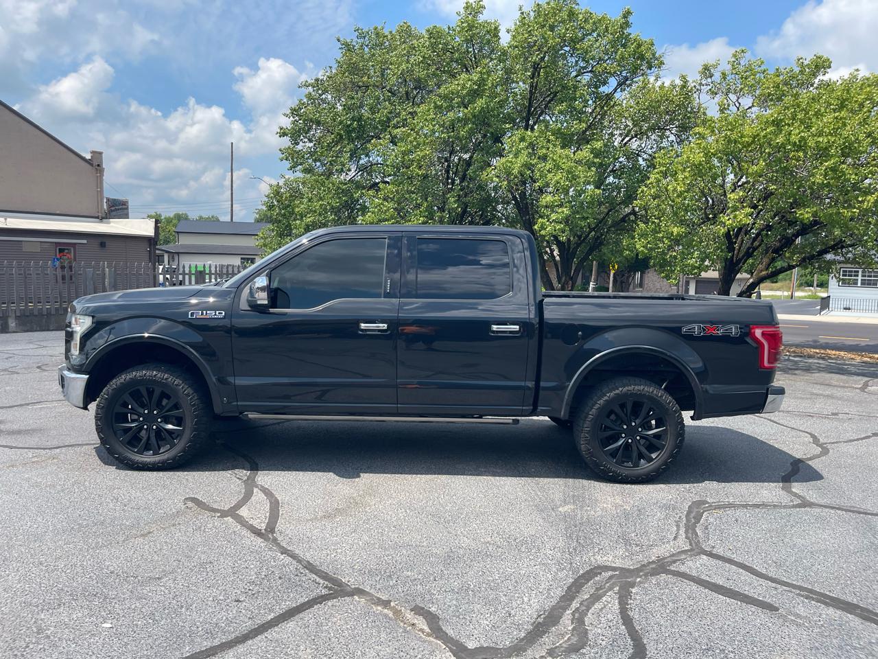 Ford F-150 4WD SuperCrew 145" Lariat 2015
