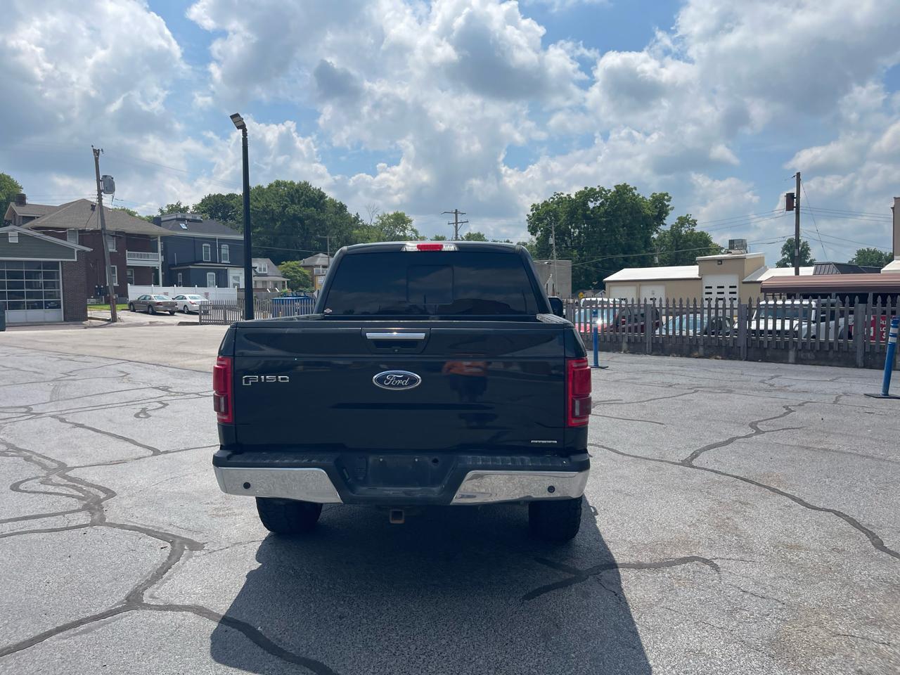 Ford F-150 4WD SuperCrew 145" Lariat 2015