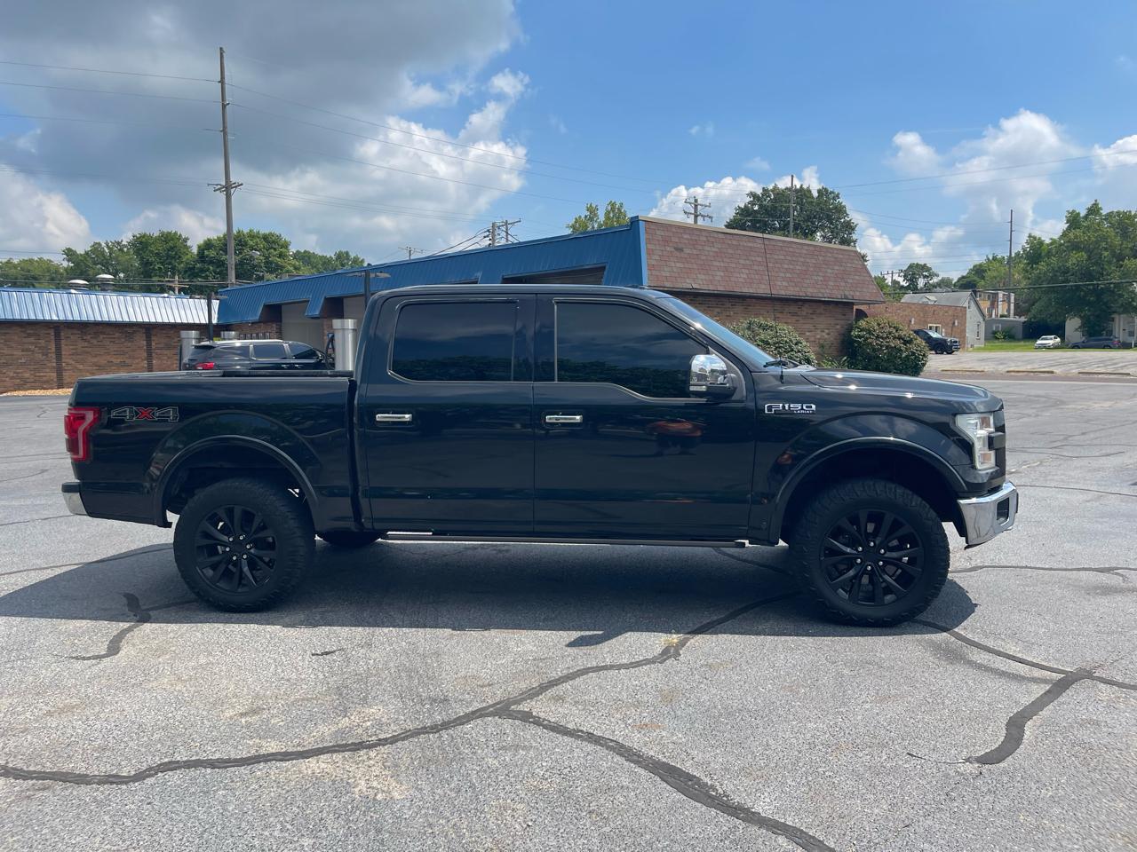 Ford F-150 4WD SuperCrew 145" Lariat 2015